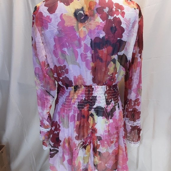 V Cristina Sheer Poly Beaded Flower Tunic LG - Picture 5 of 9